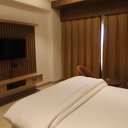 Alīgarh Golden Stone Resorts מראה חיצוני תמונה